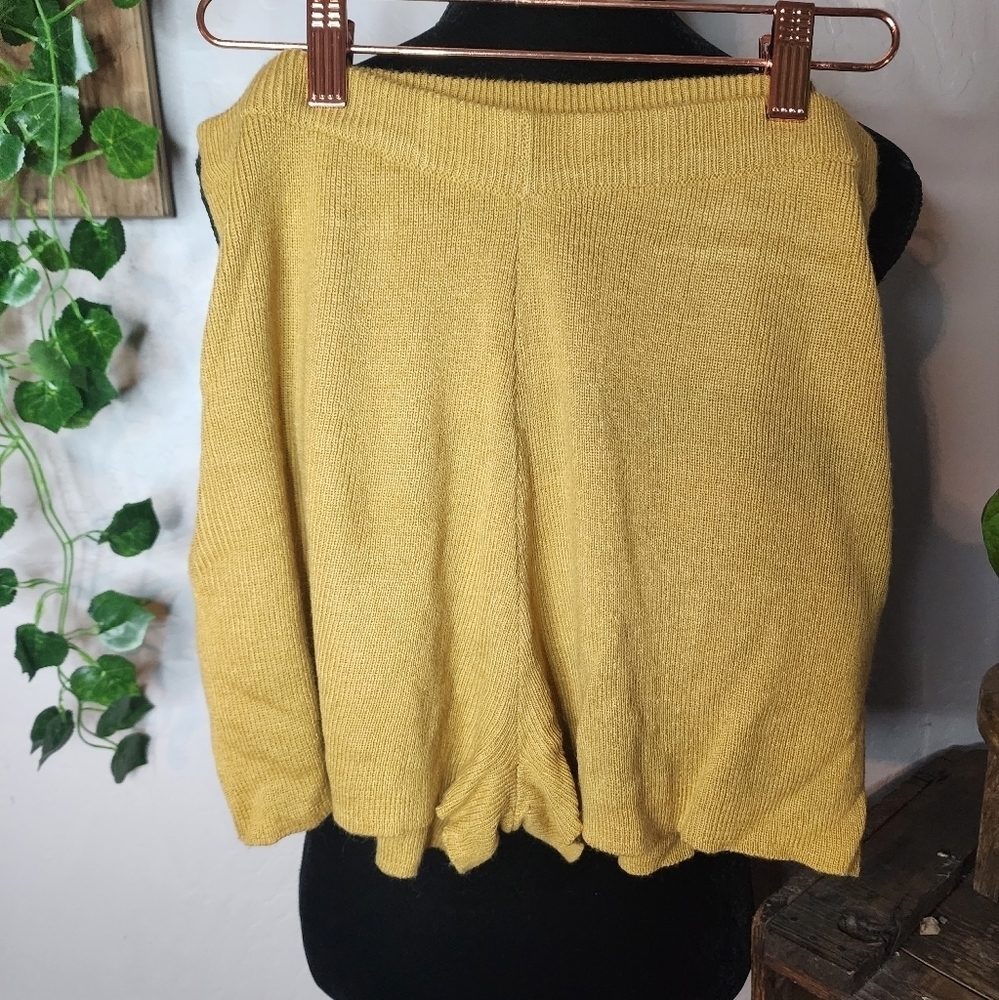 Nasty Gal Mustard Sweater Lounge Short Size Medium‎